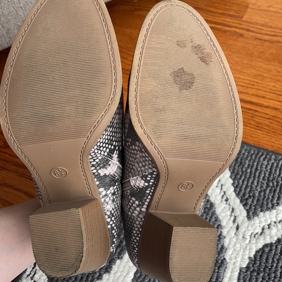 UNIVERSAL THREAD booties - Picture 6 of 6